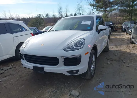 2016 Porsche Cayenne z USA, uszkodzony, nr VIN WP1AA2A23GKA09012